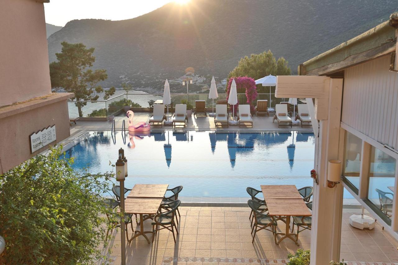 Happy Hotel 3*